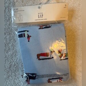 GAP Pajama Set Dogs in Hats & Sweaters Print. Long sleeve. Organic cotton. Sz 3T